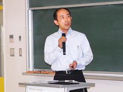 Associate Professor YANAGI Jun a