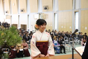 Satoko Tabata, Department of Economics receives a diploma from President