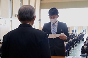 Acknowledgement of alumni Representative Takuma Okada