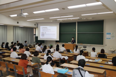 Mr. Tsuji’s explanation of entrance examination